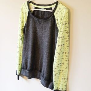 😎Crew neck sweatshirt dark gray boho pattern